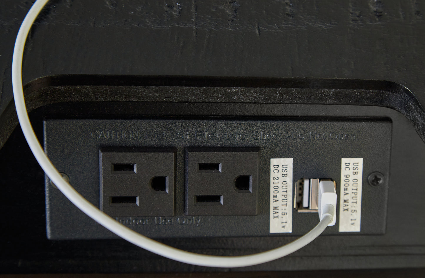 Londer King Panel Bed with Mirrored Dresser, Chest and Nightstand