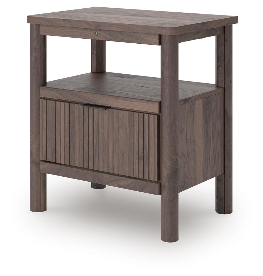 Pamytta Queen Panel Bed, Dresser, Mirror, Chest and Nightstand